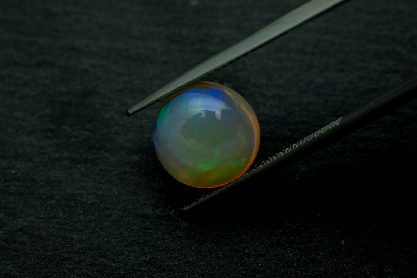 Ethiopian Opal Round Cabochon 4.21ct