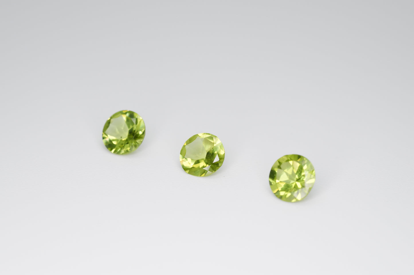 6mm Round Cut Natural Peridot Calibrated A+